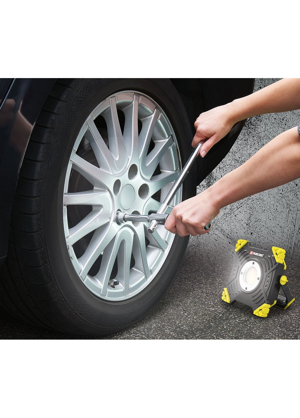 Лампа, ліхтар акумуляторна з вбудованим павербенком 3500 мАг 16,5 см Parkside (257201716)