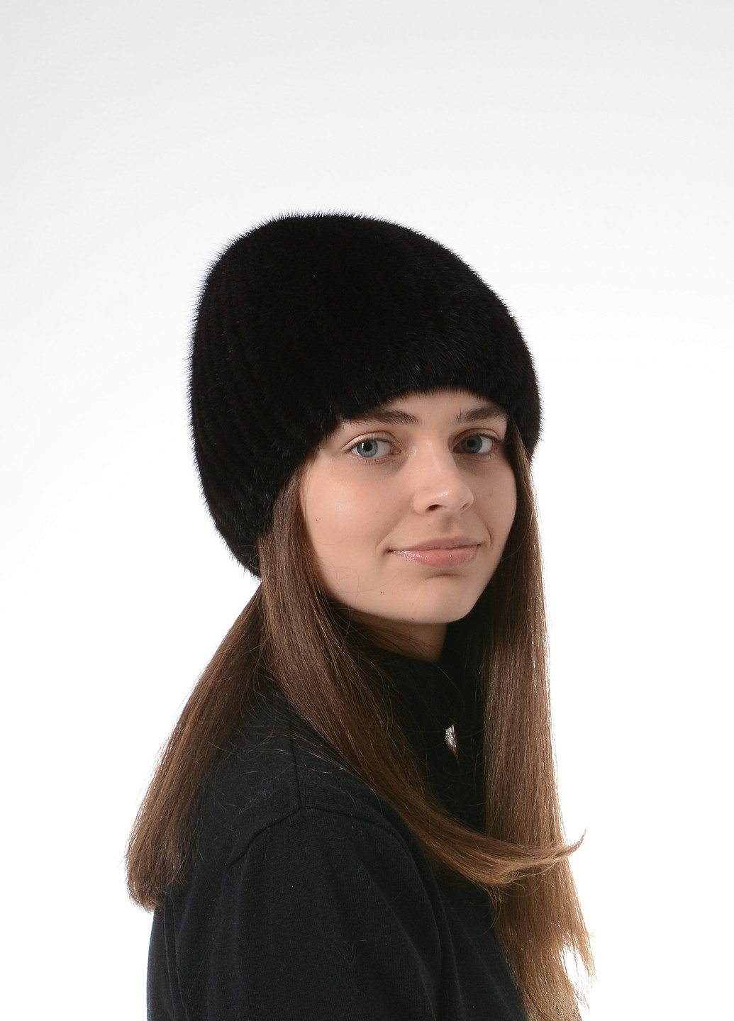 Зимова жіноча в'язана шапка з хутра норки Меховой Стиль коса (257259462)
