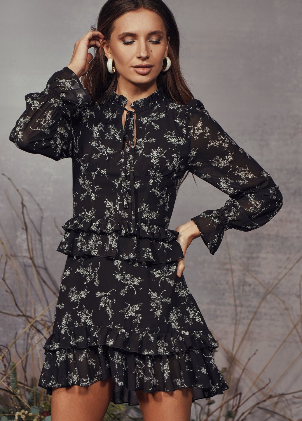Чорна повсякденний шифонове плаття з воланами Gepur з квітковим принтом