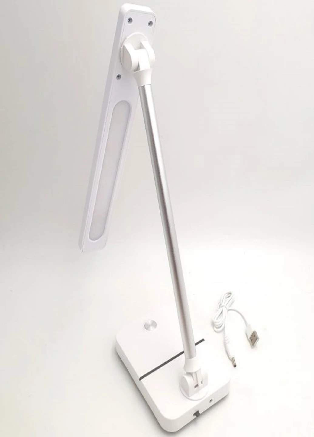 Настольная LED Лампа 40см сенсорная светодиодная 4W аккумуляторная Digad 1940 No Brand (257306825)