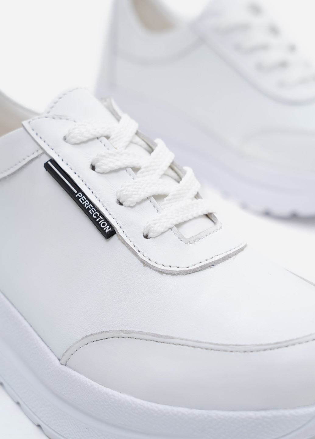 Білі осінні кросівки жіночі ISSA PLUS OB2-184