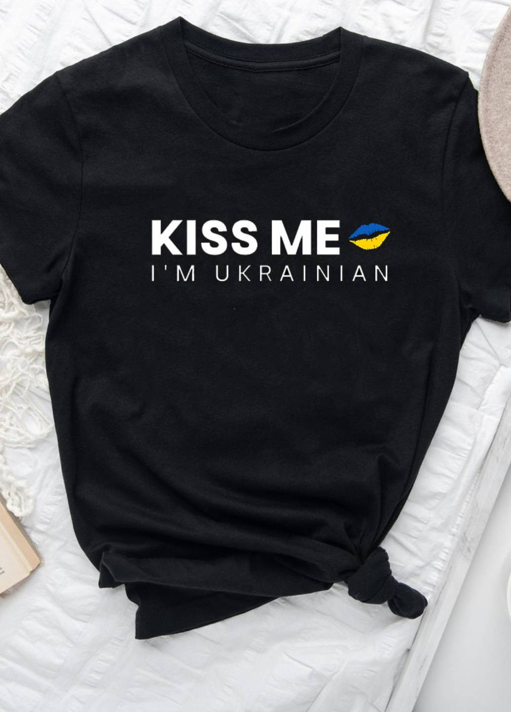 Чорна демісезон футболка жіноча чорна kiss me! i am ukrainian! Love&Live