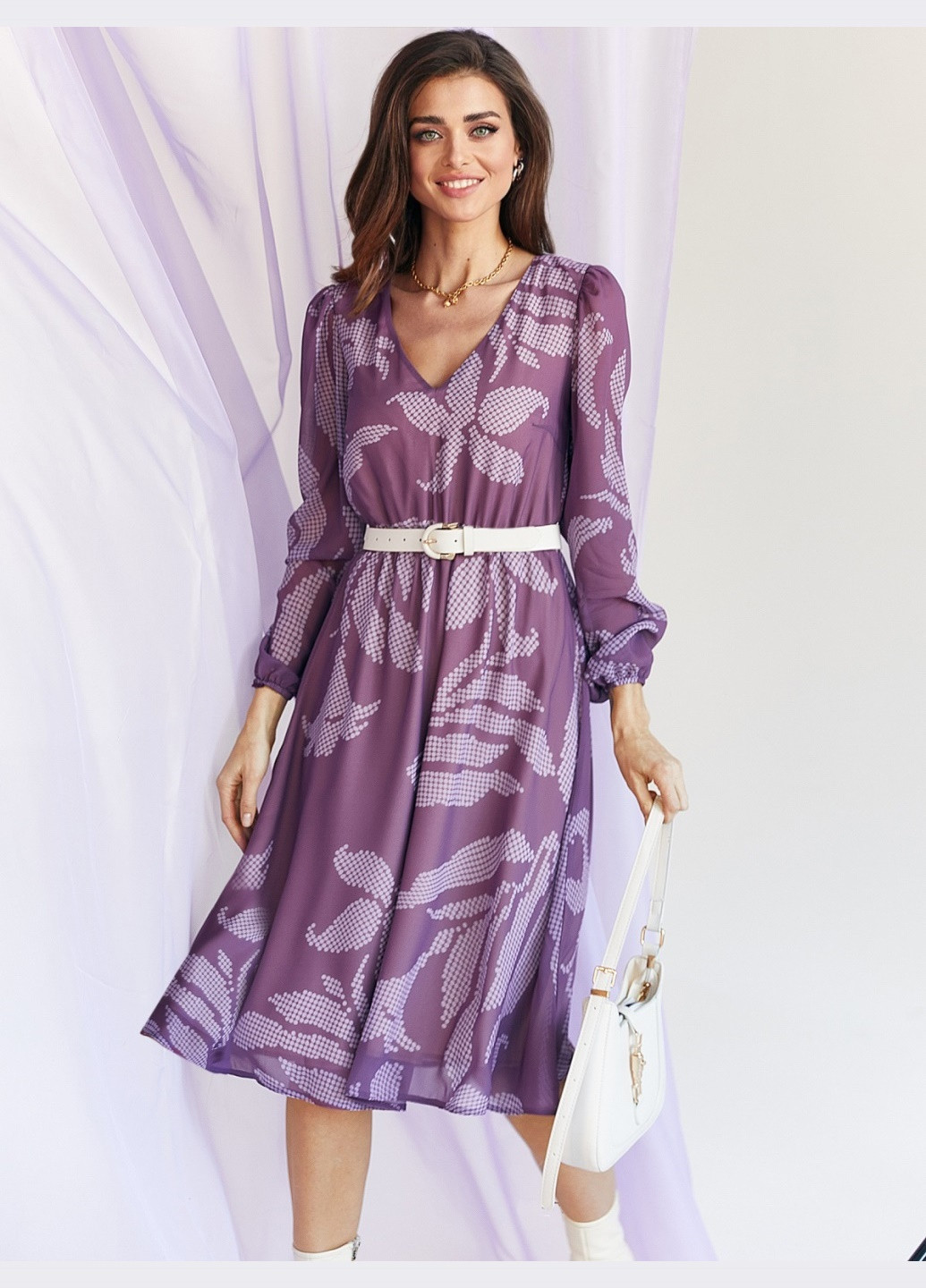 Фиолетовое кэжуал шифоновое платье с цветочным принтом и v-образным вырезом фиолетовое Dressa