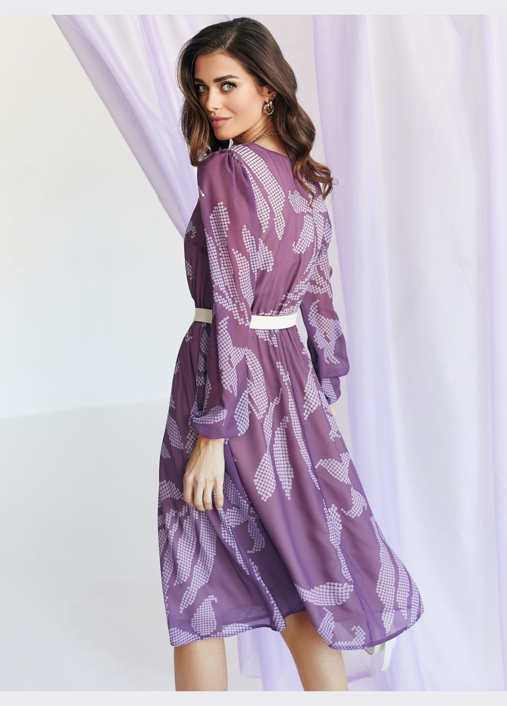Фіолетова кежуал шифонове плаття з квітчастим принтом і v-подібним вирізом фіолетове Dressa