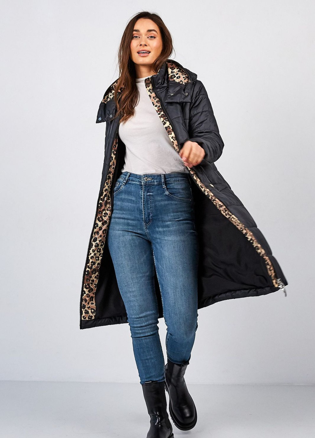 Черное демисезонное Пальто Lora Duvetty