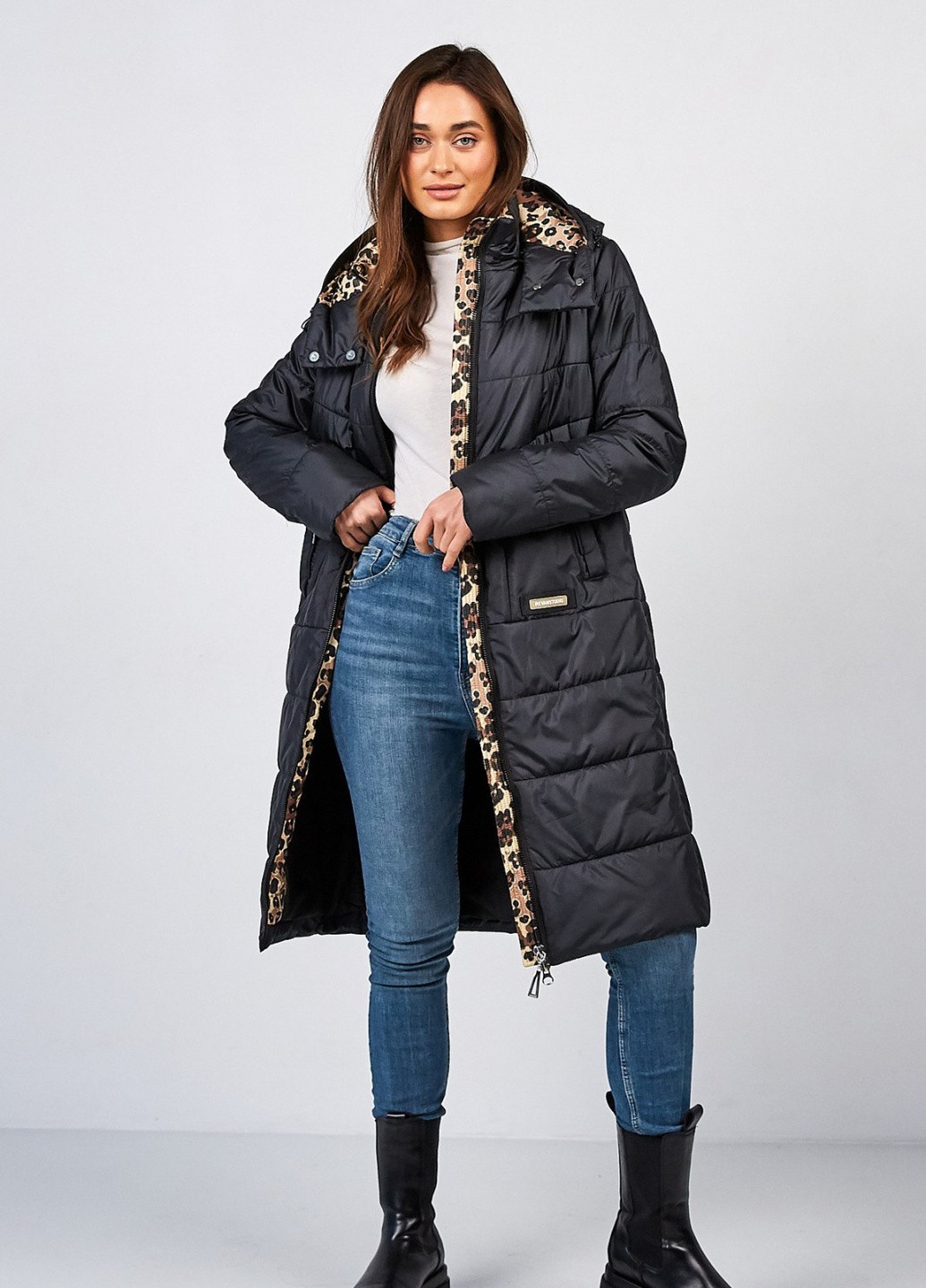 Черное демисезонное Пальто Lora Duvetty