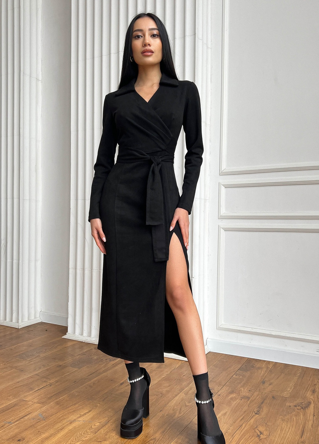 Чорна ділова стильна сукня міді з еко замші Jadone Fashion однотонна