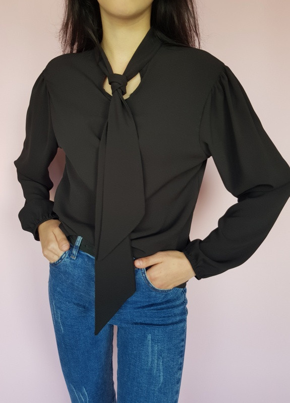 Чёрная блуза однотонная на пуговицах черная Boohoo