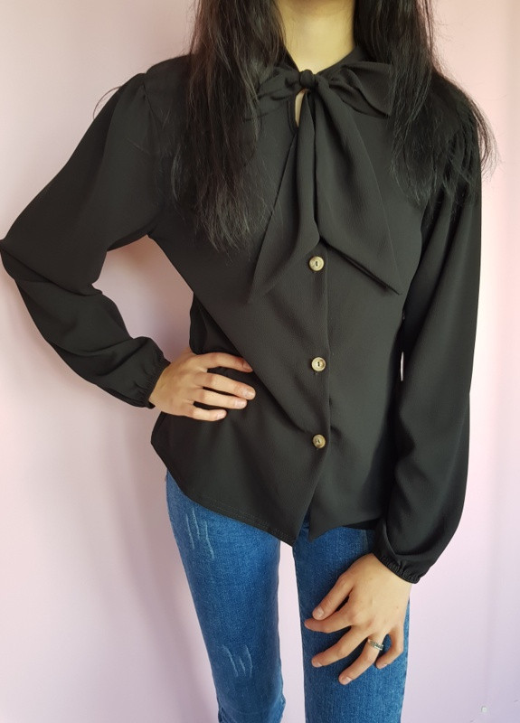 Чёрная блуза однотонная на пуговицах черная Boohoo