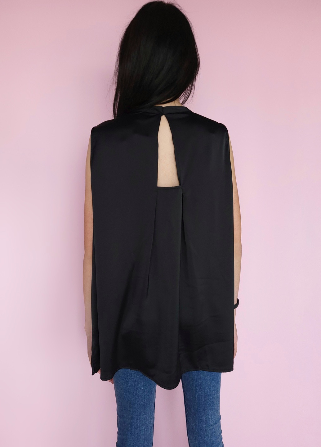 Черная летняя блуза без рукавов однотонная сатиновая черная Lindex