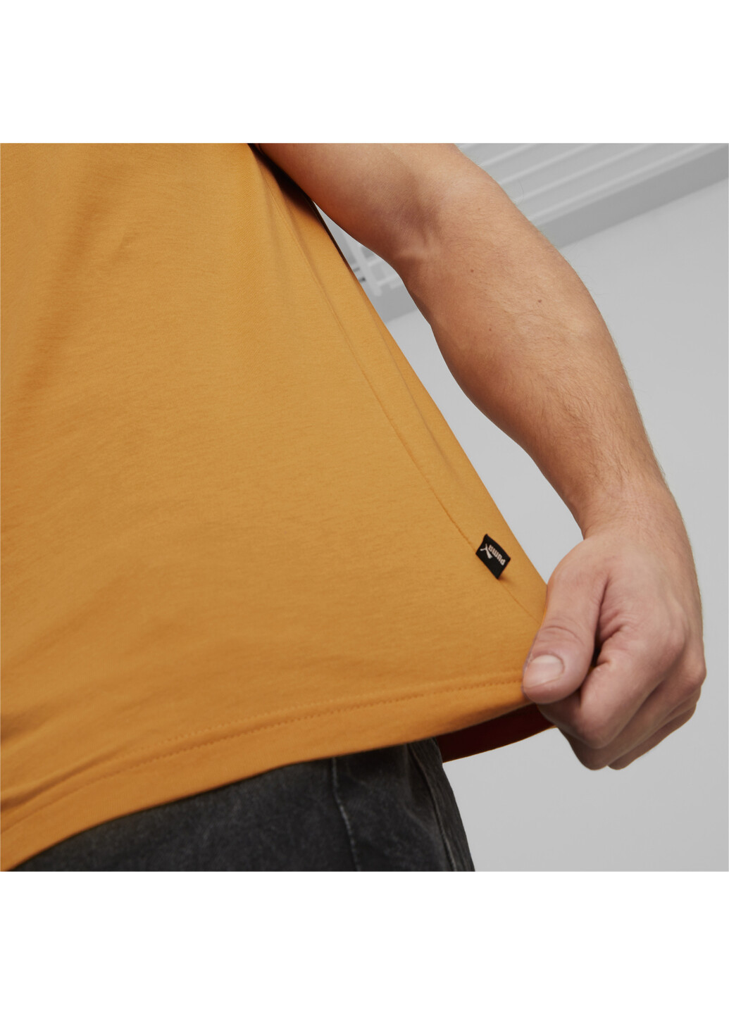 Бежевая футболка essentials small logo men's tee Puma