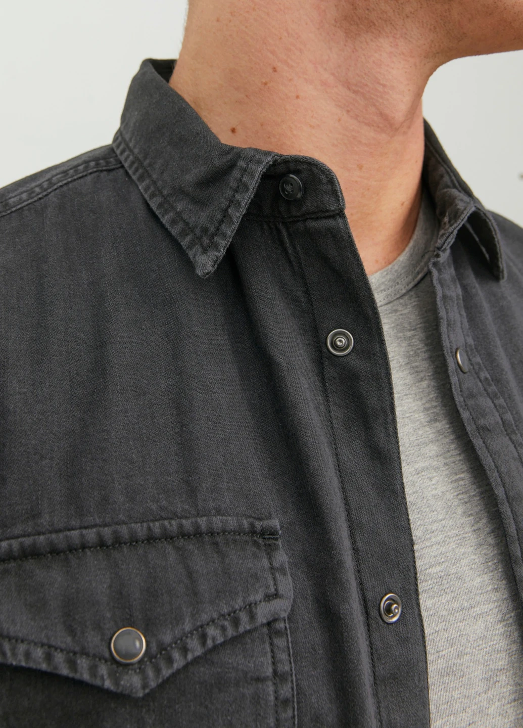 Черная рубашка JACK&JONES
