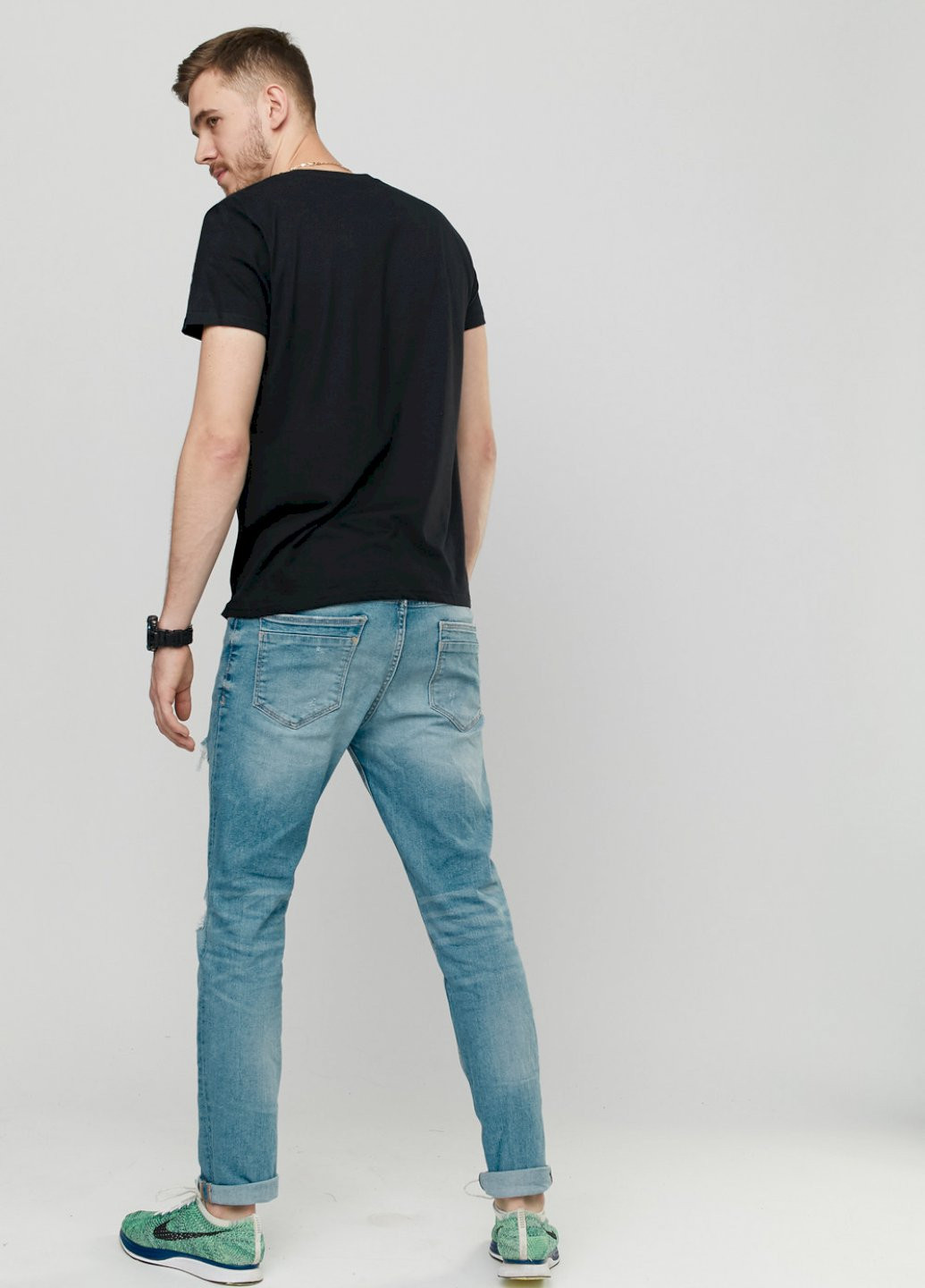 Черная футболка мужская черная "thursday" Memo