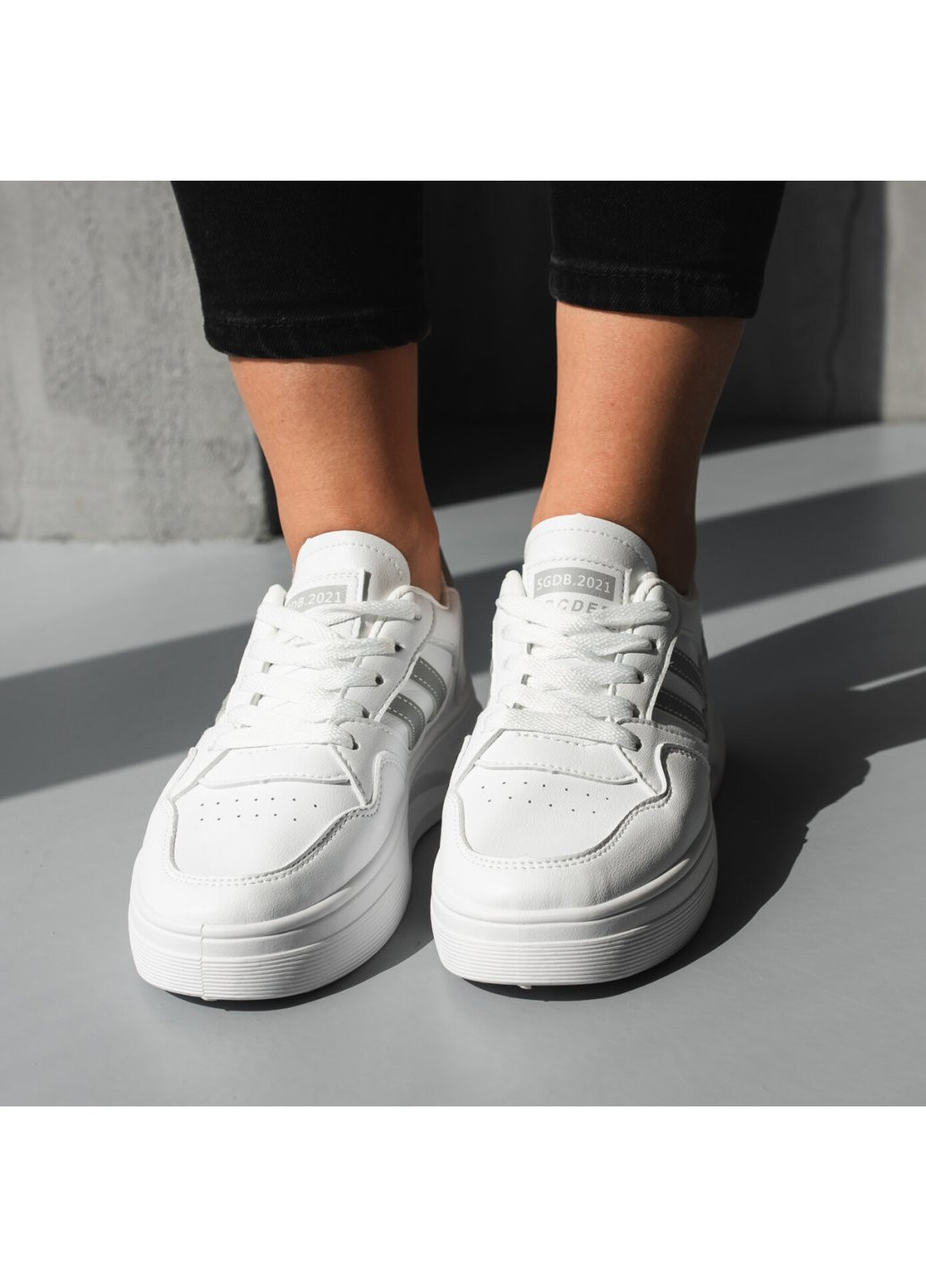 Білі осінні кросівки жіночі carson 3711 23 5 білий Fashion