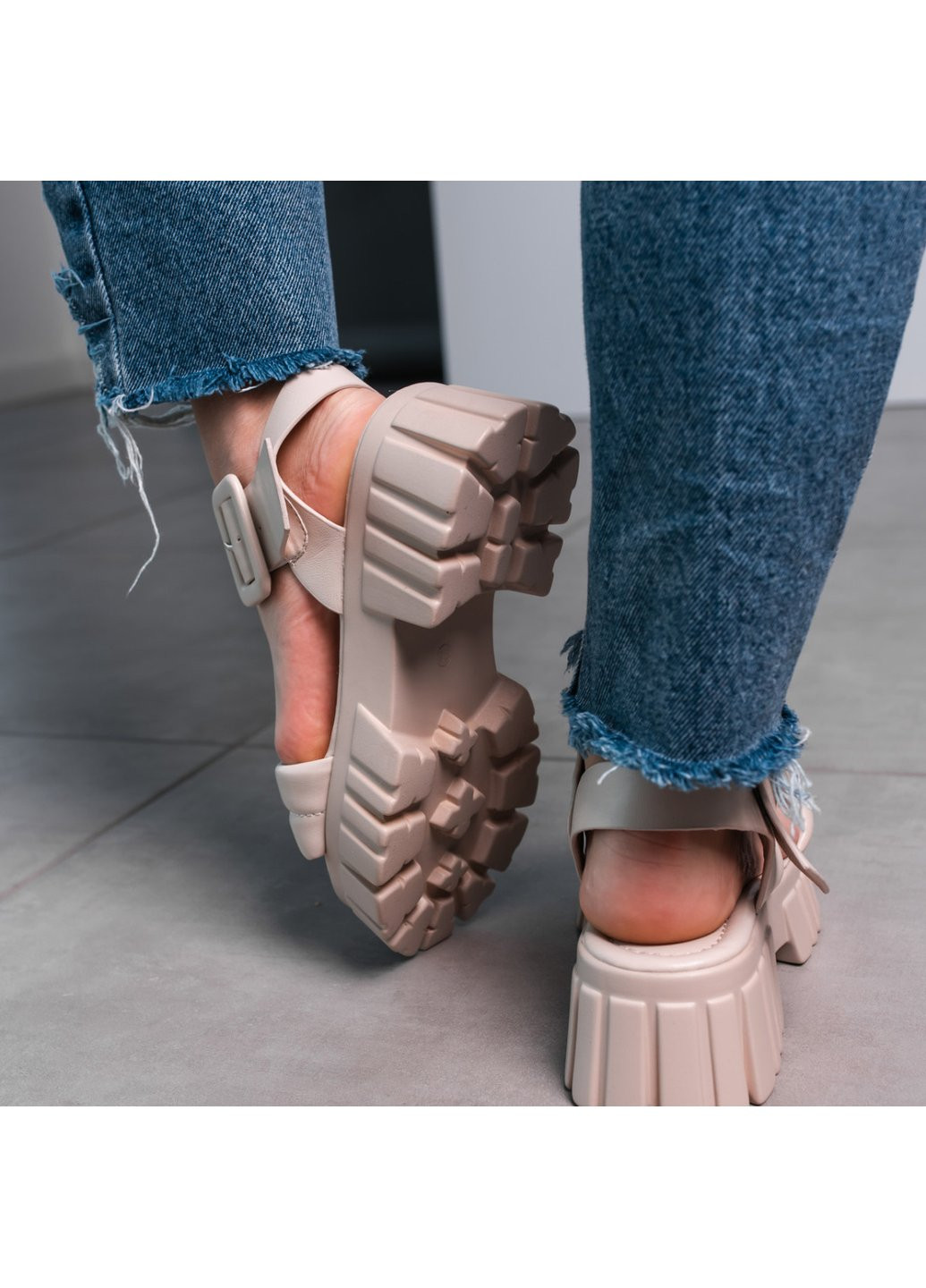 Повседневные женские сандалии sheba 3636 бежевый Fashion