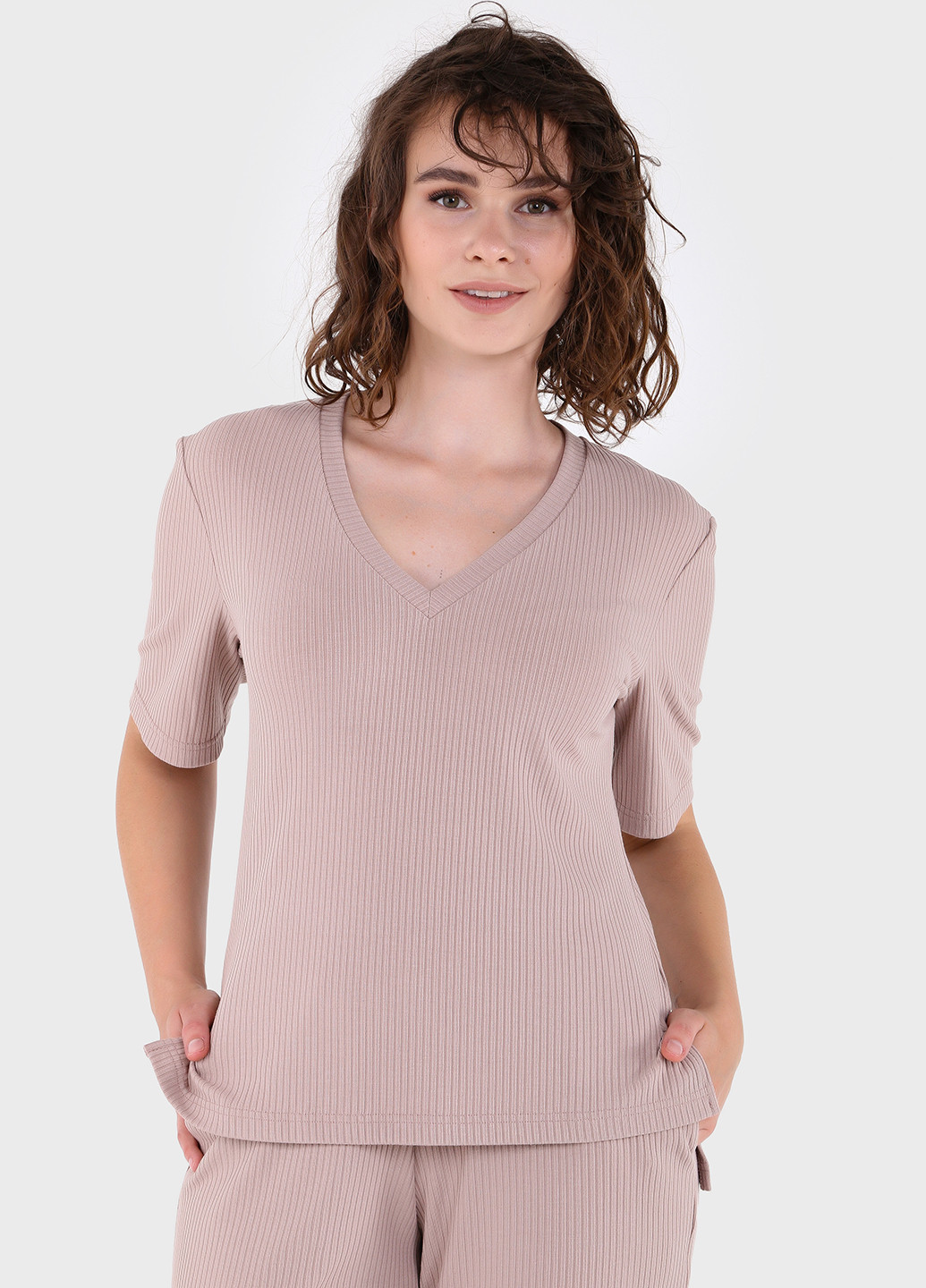 Бежевая летняя легкая футболка женская в рубчик 800000023 с коротким рукавом Merlini Корунья