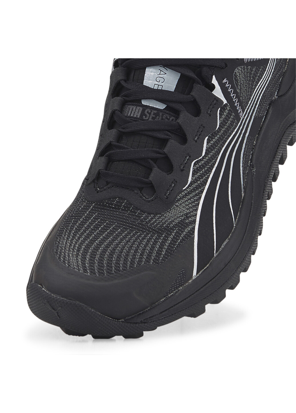 Чорні всесезонні кросівки voyage nitro 2 running shoes women Puma