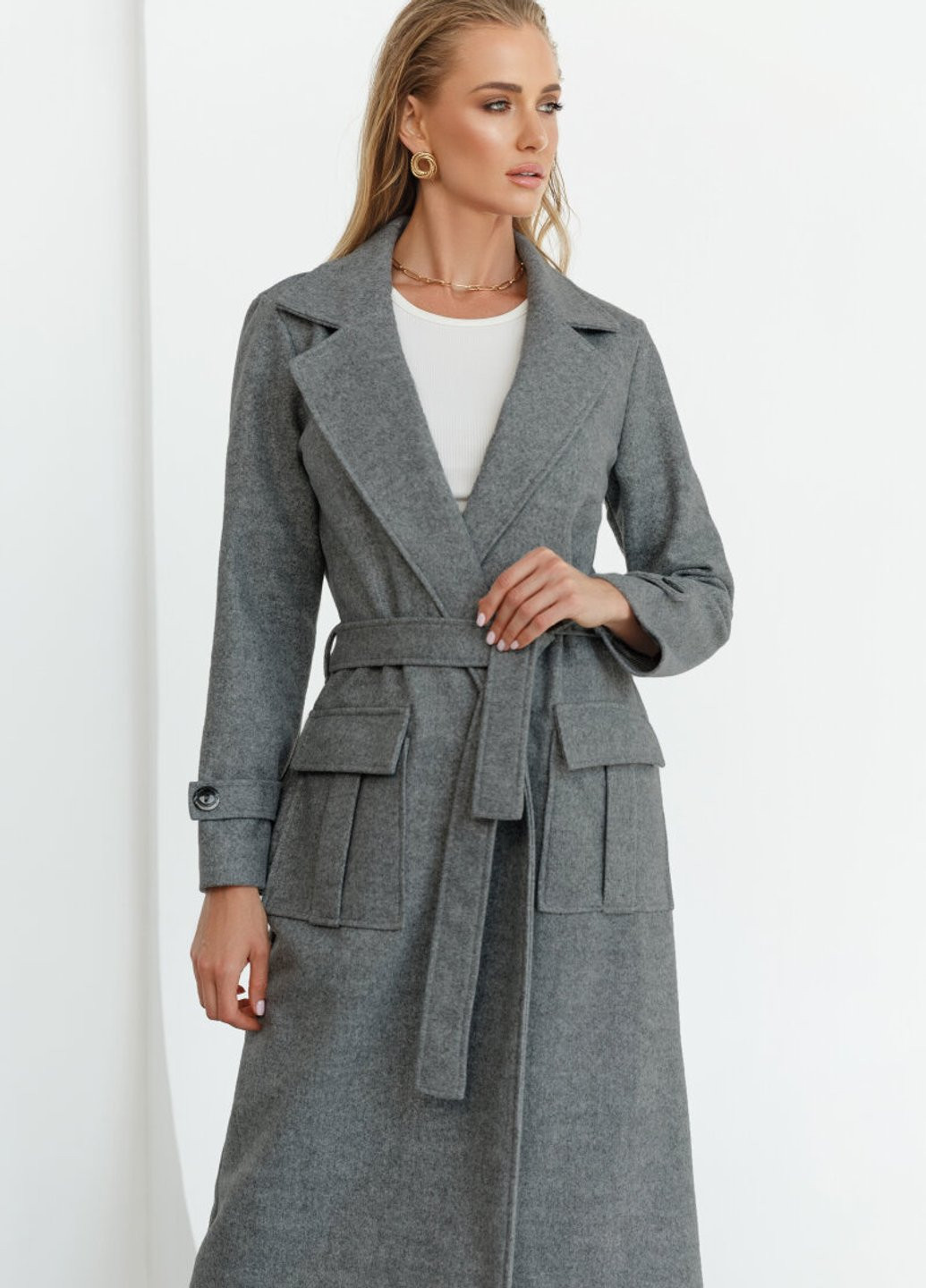 Серое демисезонное Пальто-пиджак классического фасона Gepur
