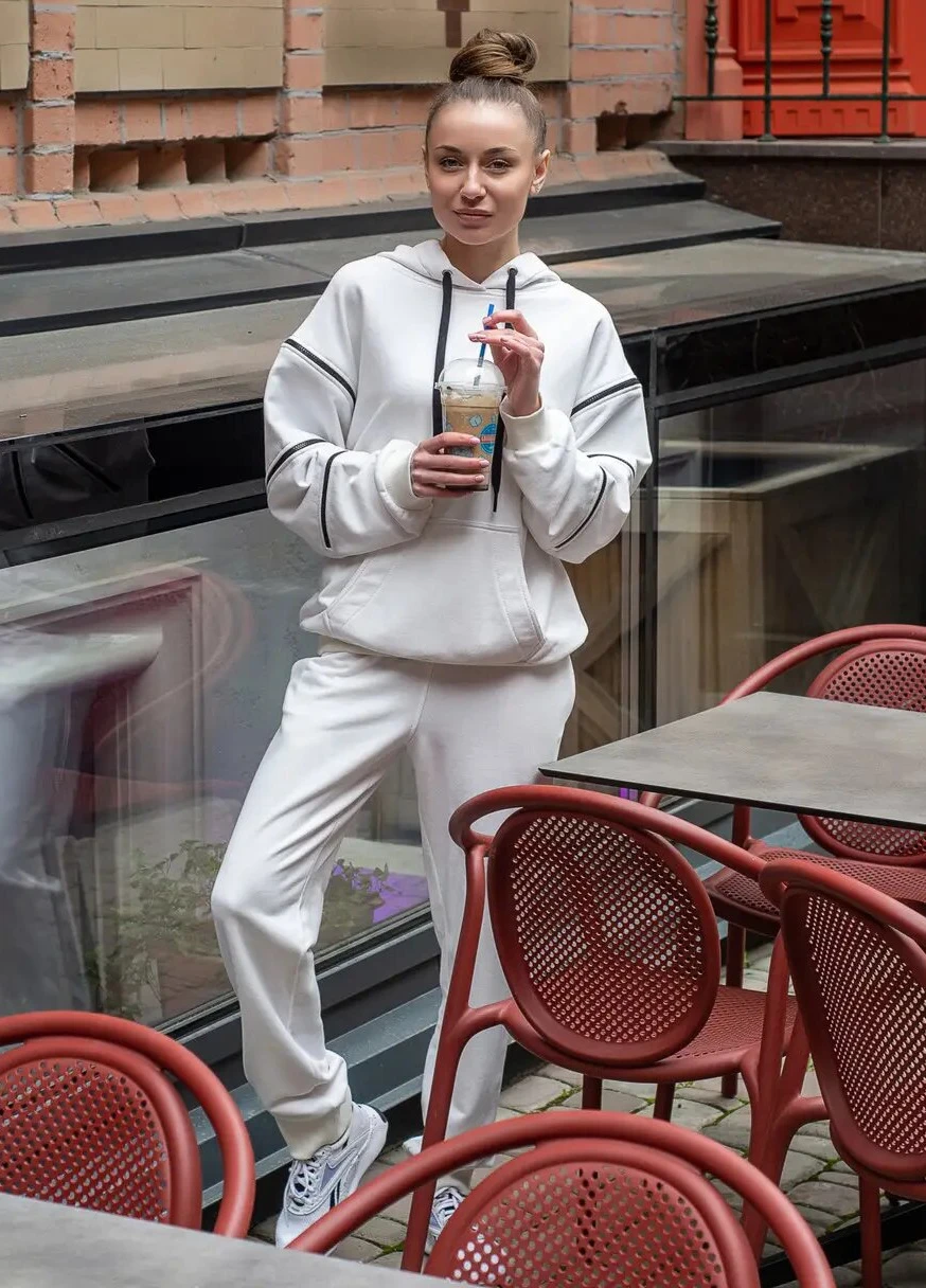 Худи oversize женское молочного цвета InRed (257663290)
