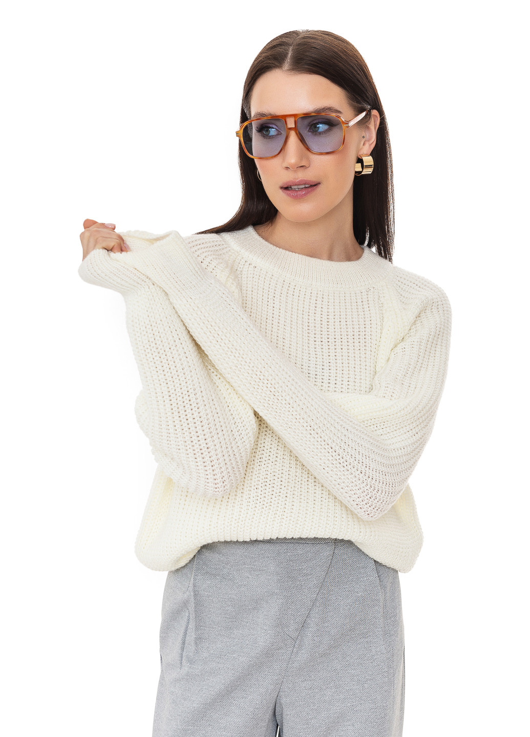 Молочный свободный свитер крупной вязки SVTR