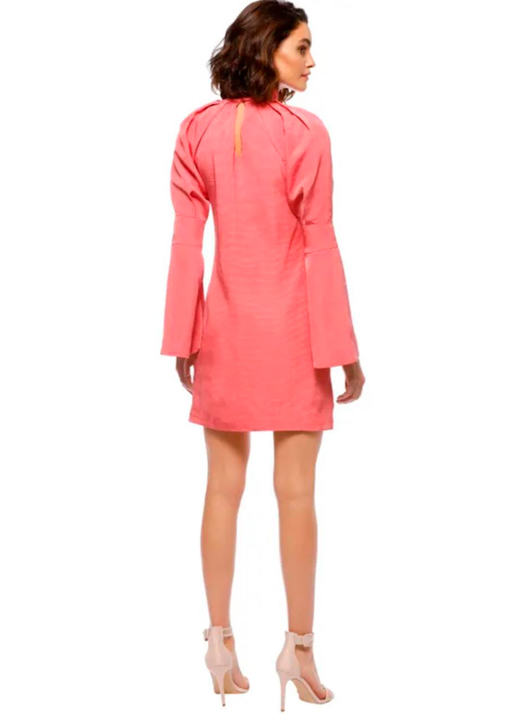 Лососева коктейльна міні сукня з оригінальними рукавами футляр Elliatt однотонна