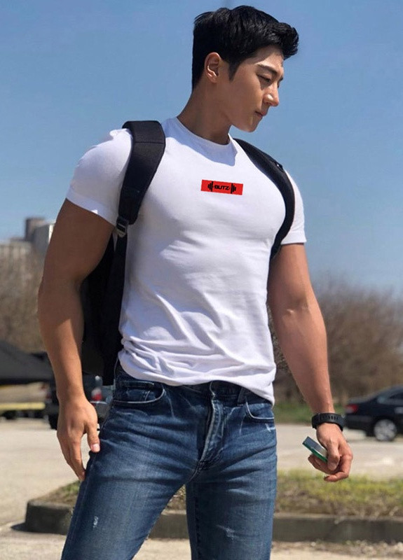 Біла футболка чоловіча BUTZ