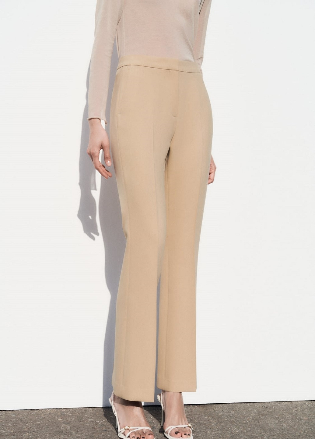 Бежевые классические демисезонные брюки Zara