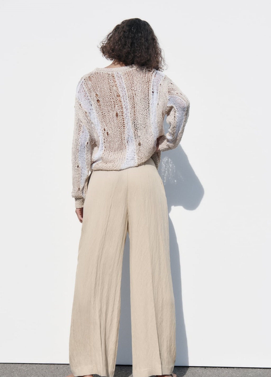 Бежевые классические демисезонные брюки Zara