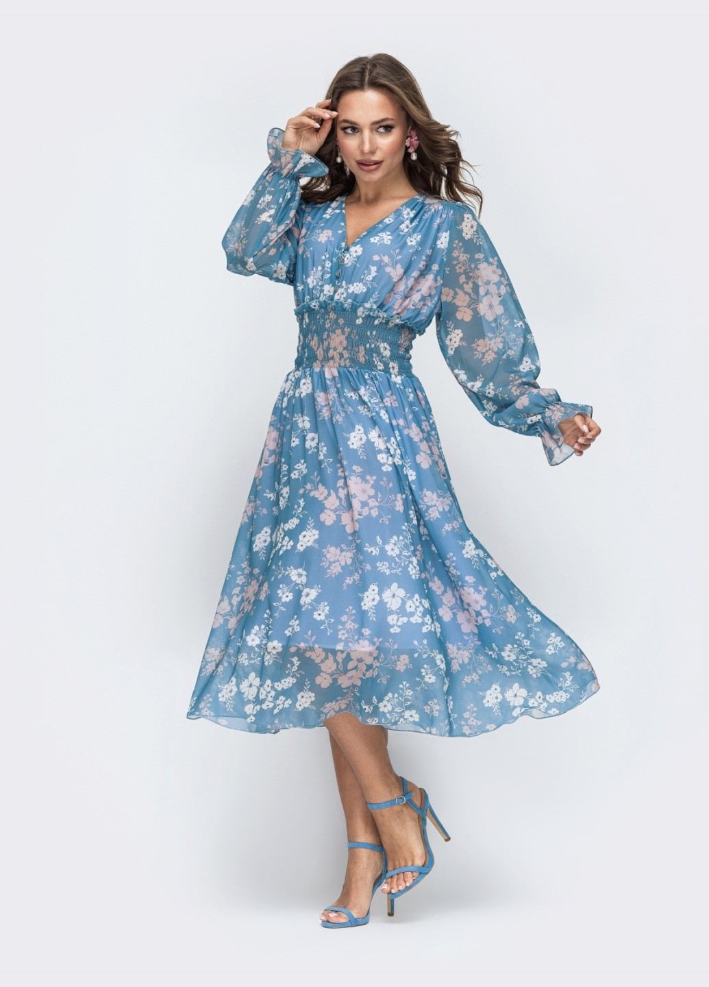Голубое шифоновое платье с принтом и широкой резинкой по талии голубое Dressa
