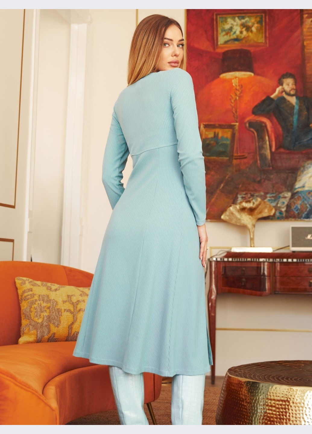 Бирюзовое трикотажное платье со швом под грудью голубое Dressa