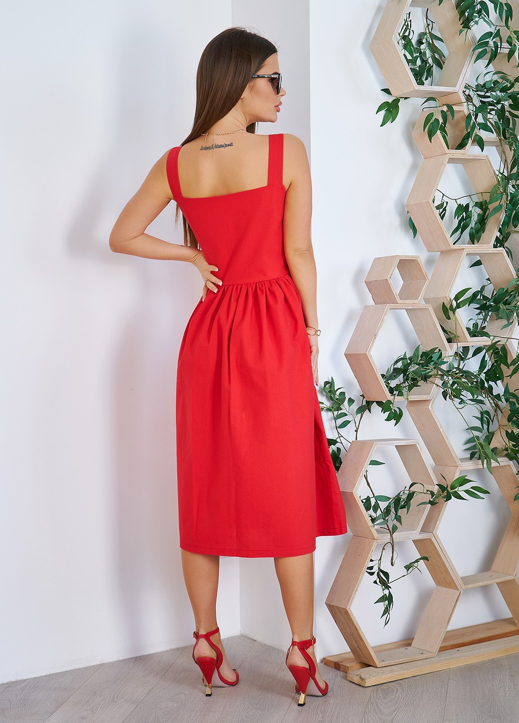 Красное повседневный платье женское с юбкой-солнце ISSA PLUS однотонное