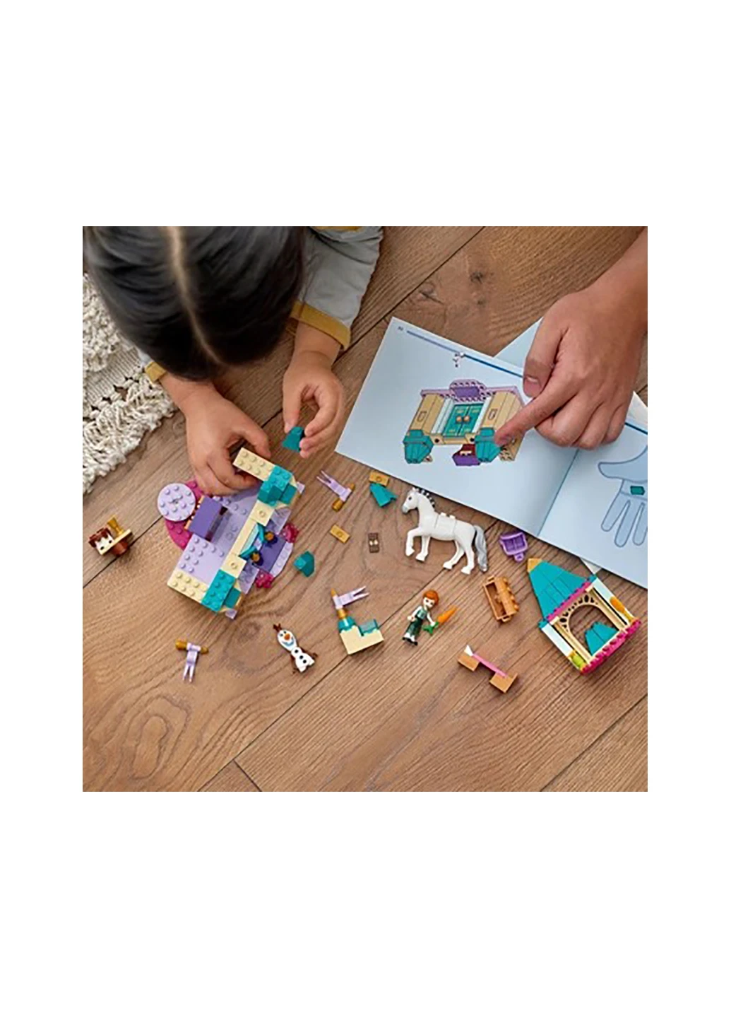 Конструктор Disney Princess Развлечения в замке Анны и Олафа 43204 Lego (257875110)