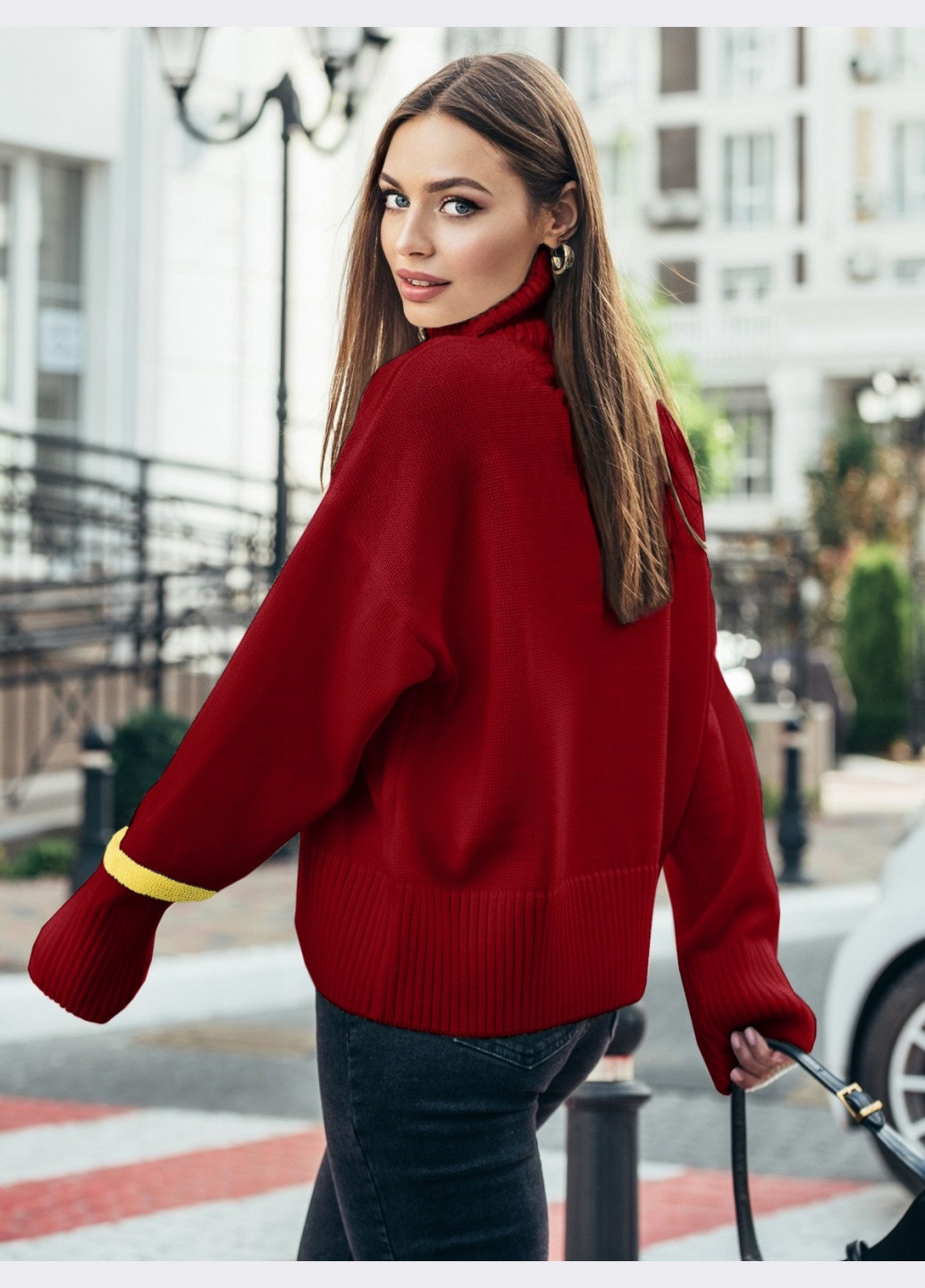 Красный зимний оверсайз свитер с высоким воротником красный Dressa