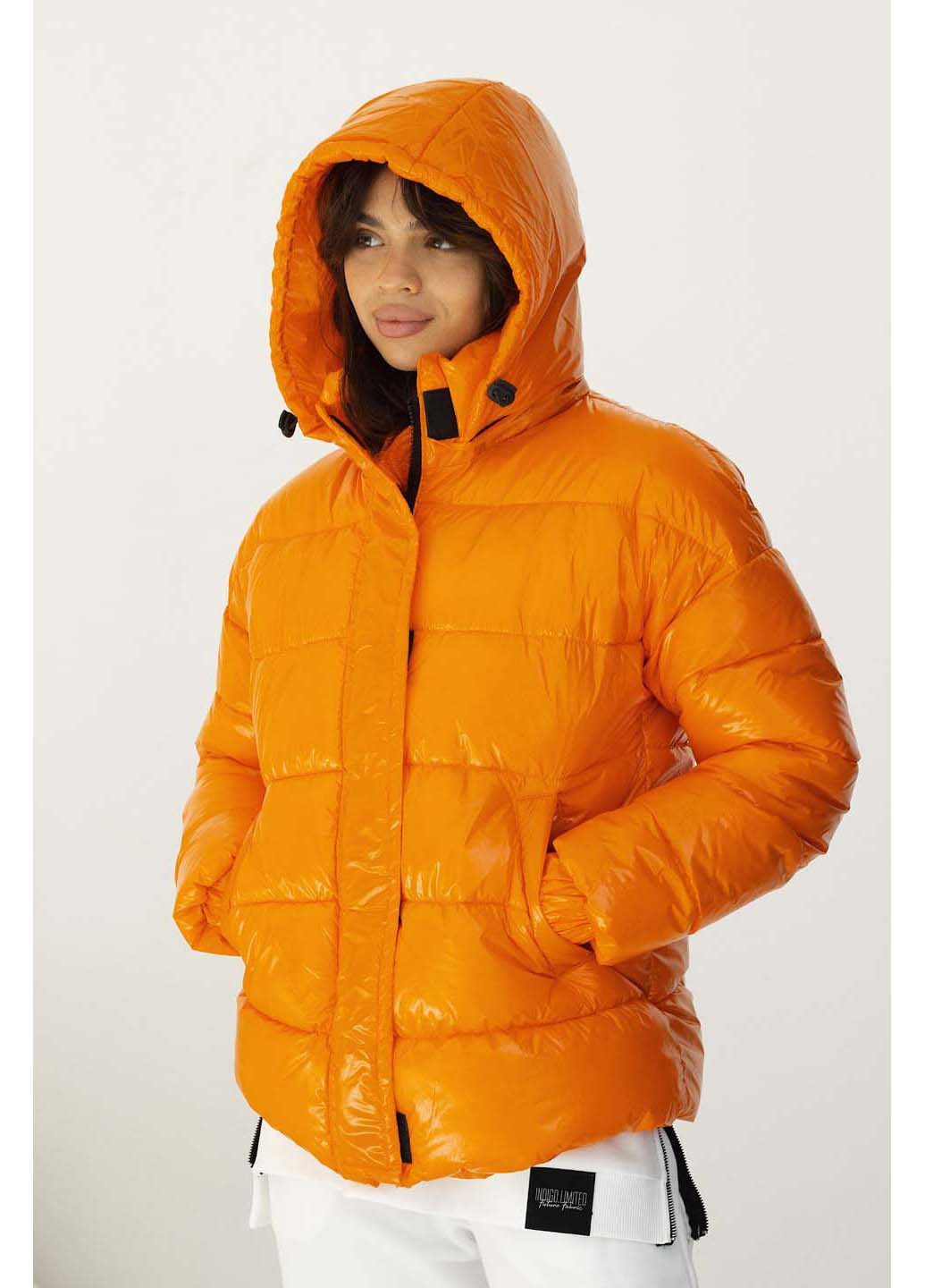 Оранжевая демисезонная куртка indigo.limited