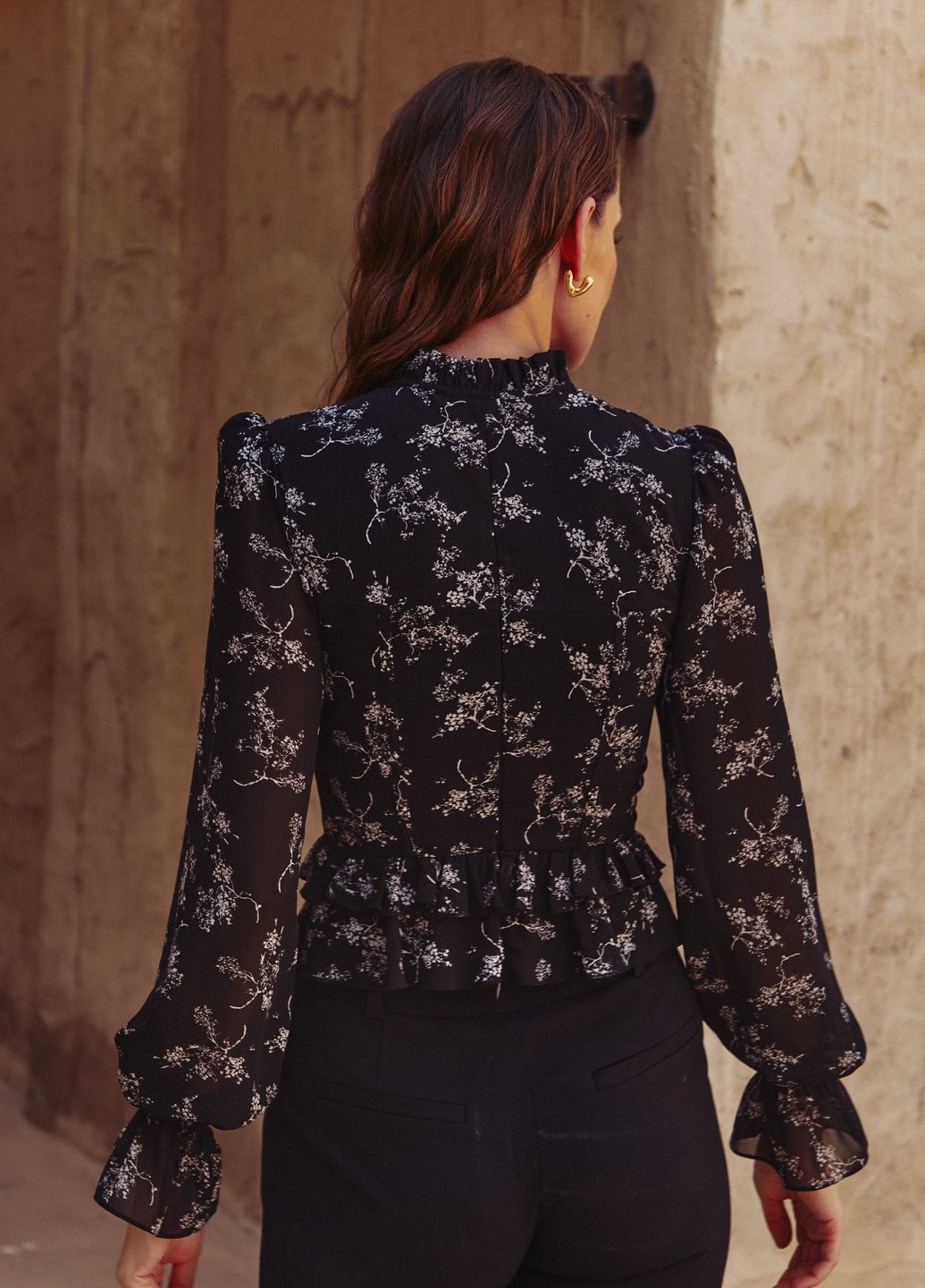 Чорна шифонова блуза з елементами корсета Gepur