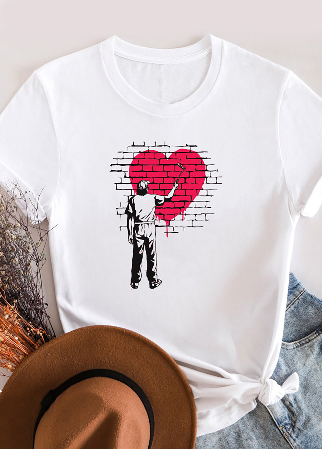 Белая демисезон футболка женская белая wall of love Love&Live