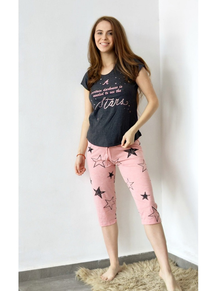 Комбинированная женский комплект для дома /пижама/ с футболкой и капри футболка + капри Vienetta