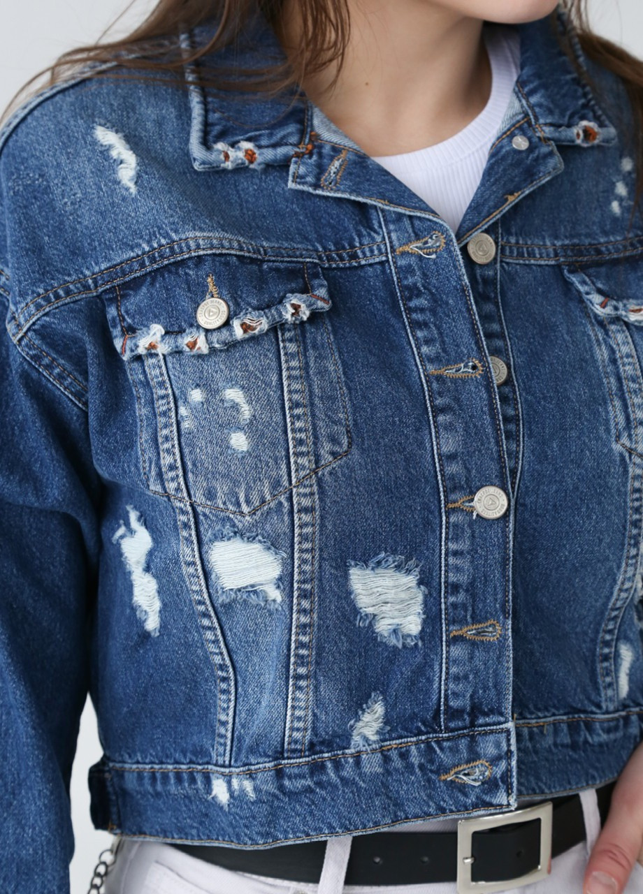 Синя демісезонна джинсова куртка жіноча синя укорочена з рваностями Cracpot Свободная
