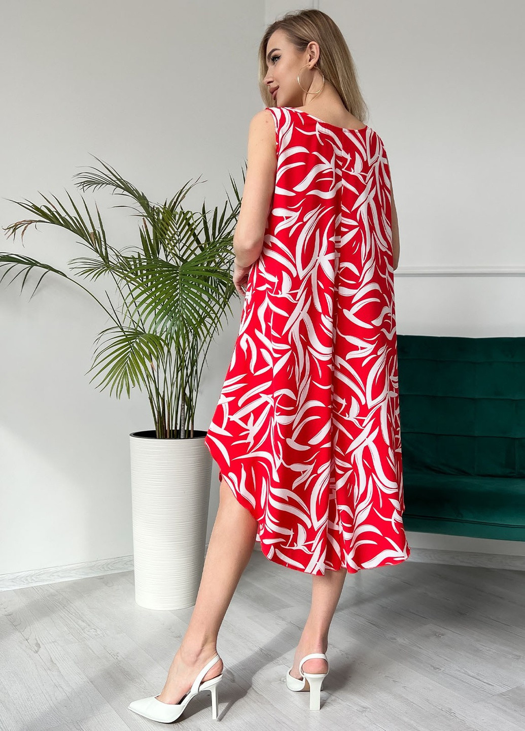 Красное повседневный платье женское а-силуэт ISSA PLUS с абстрактным узором