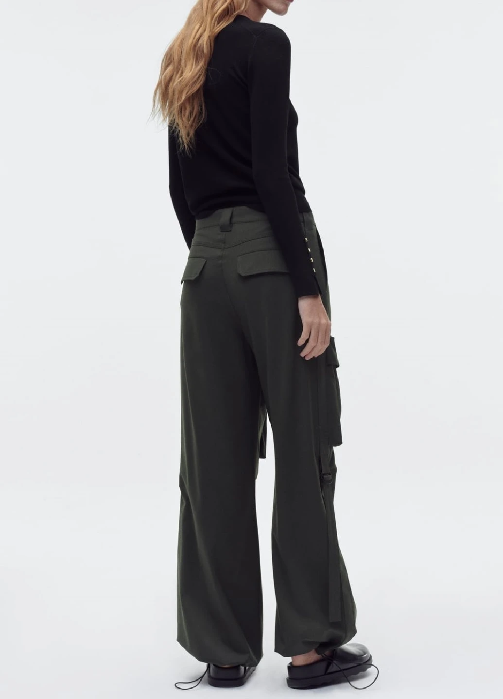 Черный демисезонный свитер Zara