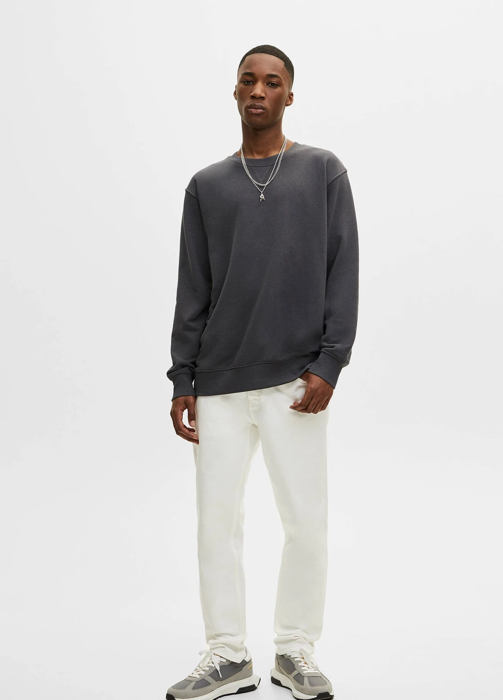 Белые демисезонные джинсы Pull & Bear
