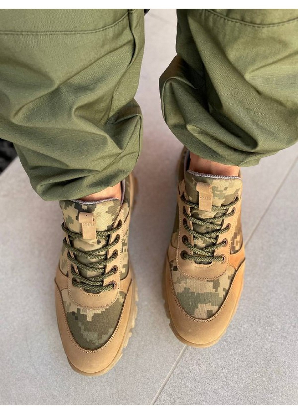 Оливковые (хаки) демисезонные мужские кроссовки из нубука 45 VZUTIK