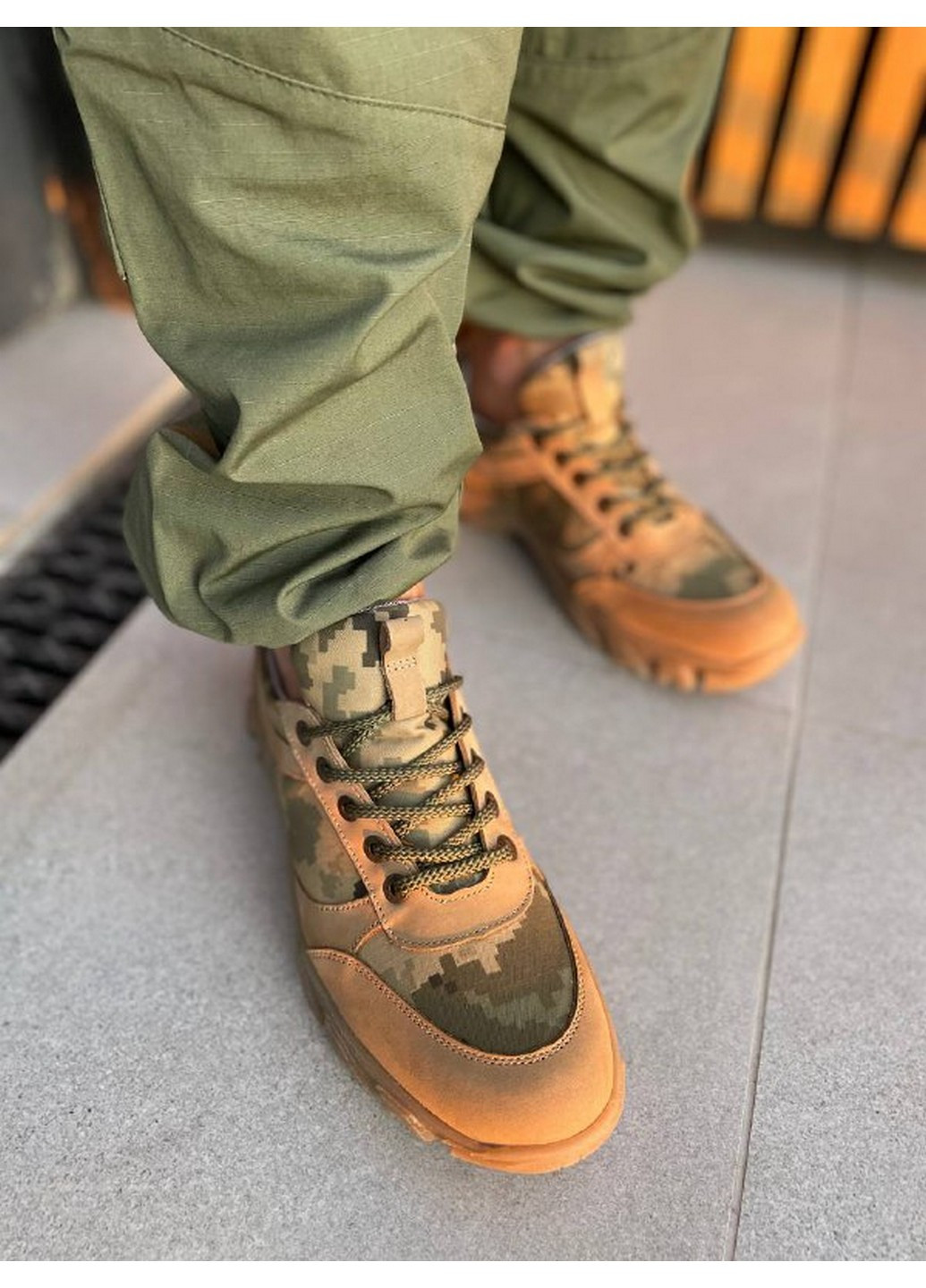 Оливковые (хаки) демисезонные мужские кроссовки из нубука 45 VZUTIK