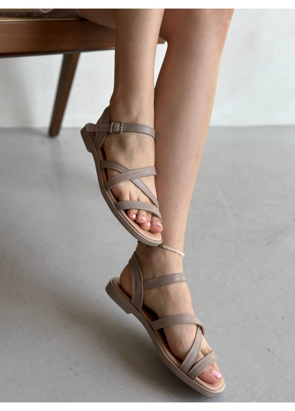 Бежевые женские кожаные босоножки 37 VZUTIK