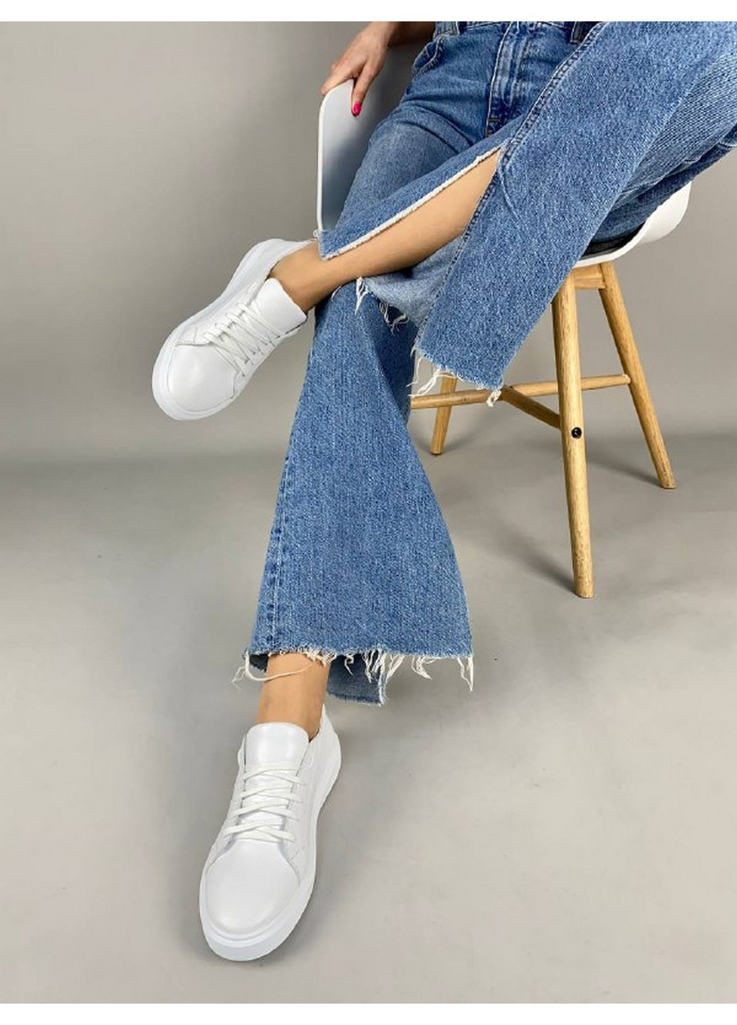 Белые женские кожаные кеды 36 VZUTIK