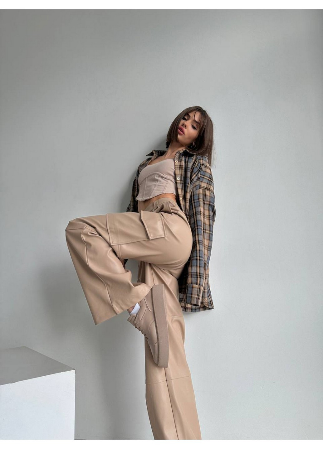 Бежеві жіночі шкіряні кеди 40 VZUTIK