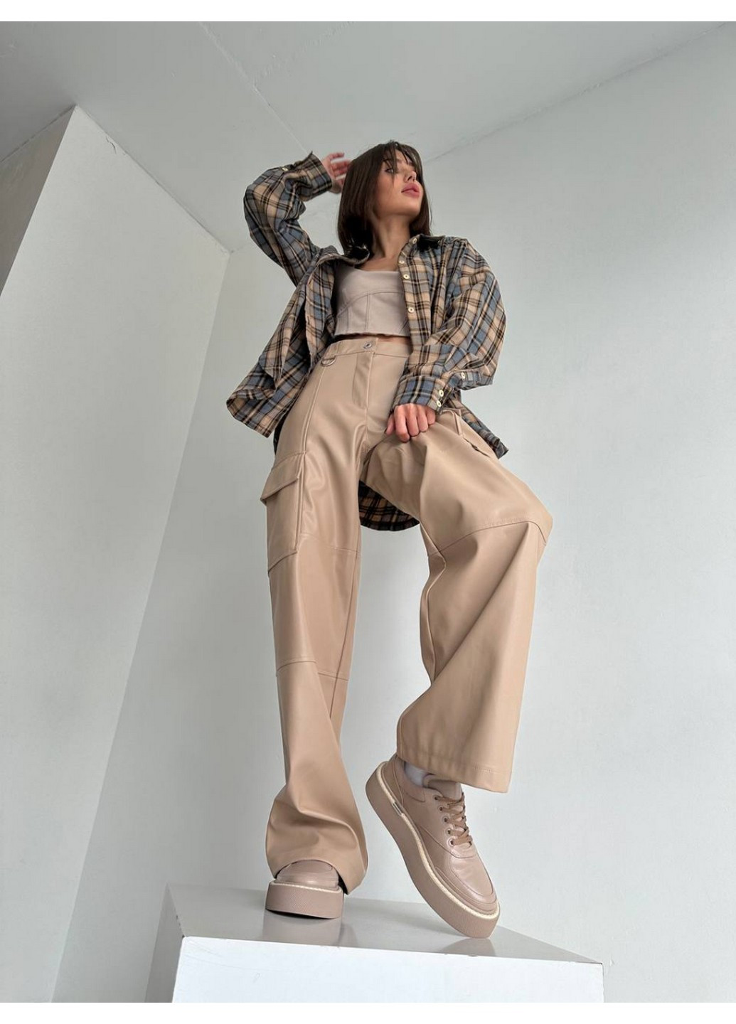 Бежеві жіночі шкіряні кеди 40 VZUTIK