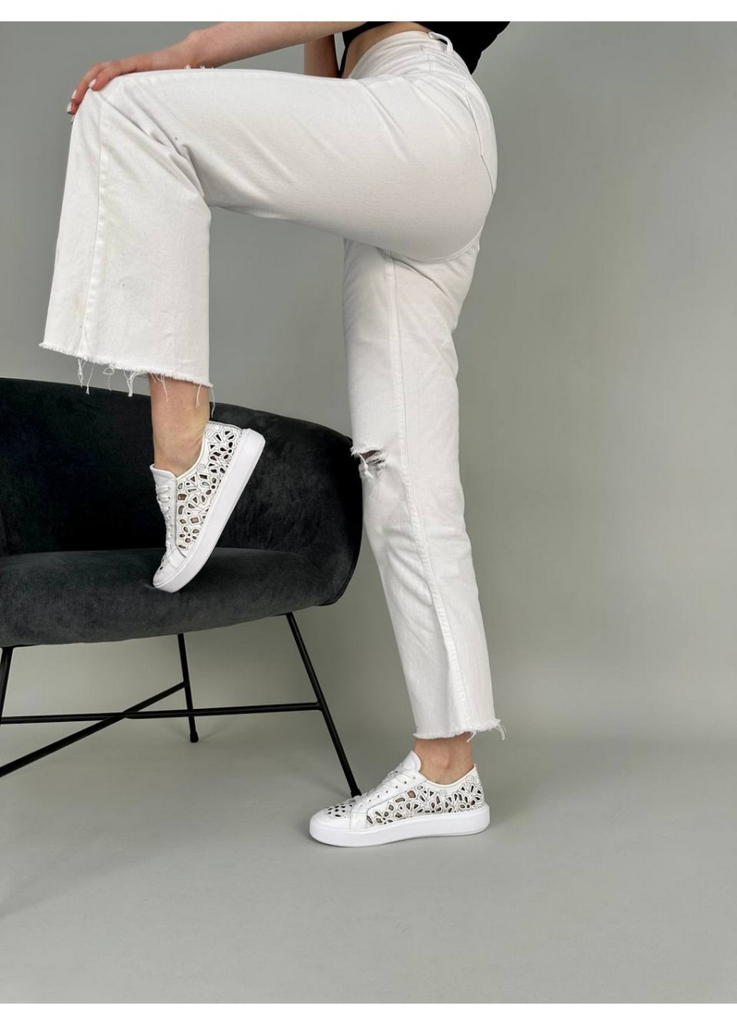 Белые женские кожаные кеды 36 VZUTIK