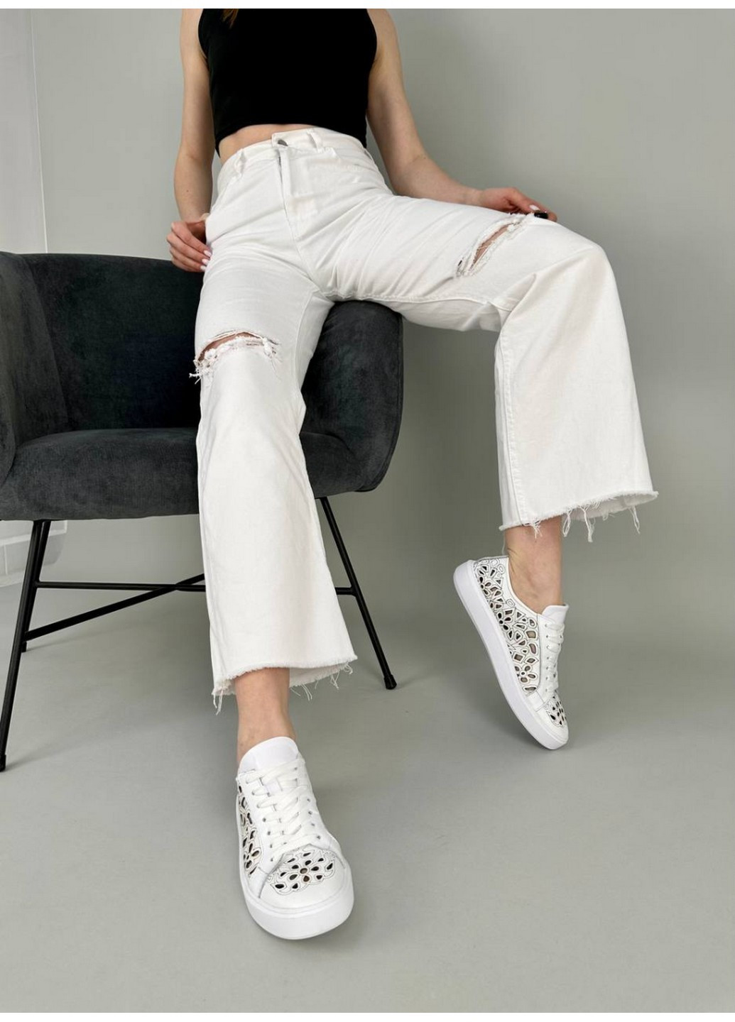 Белые женские кожаные кеды 36 VZUTIK