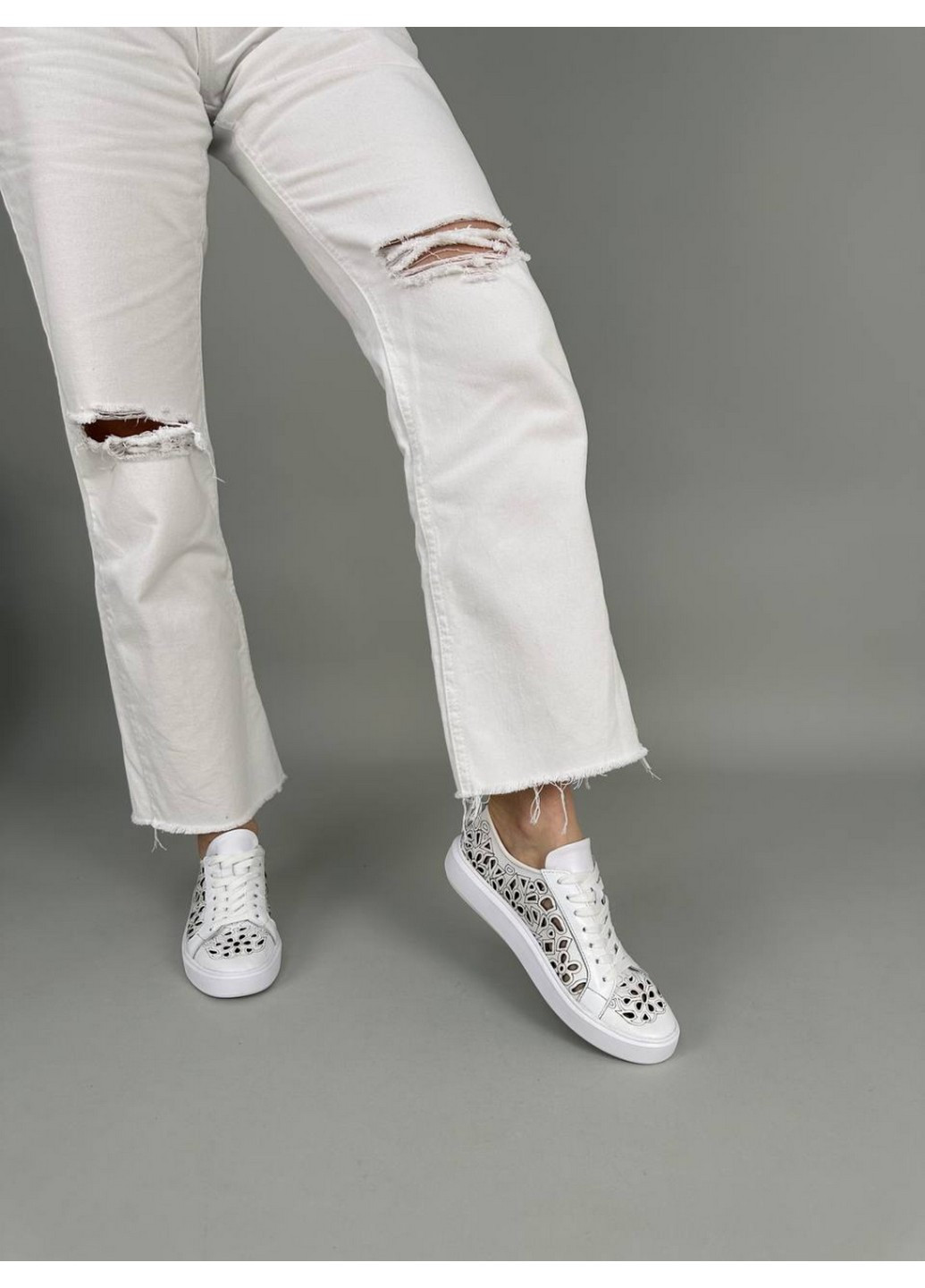 Белые женские кожаные кеды 36 VZUTIK